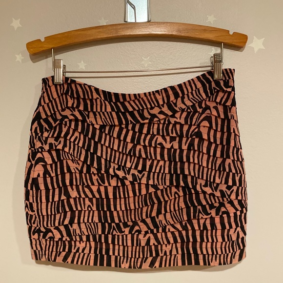 A/X Armani Exchange 100% Polyester Pink/ Black Zebra Mini skirt - Picture 2 of 6